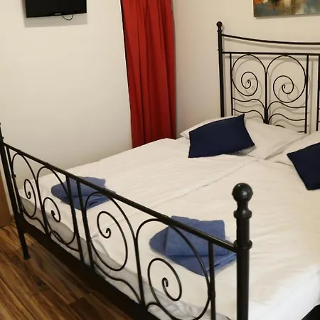 4 Dvory Casa de hóspedes Ceske Budejovice