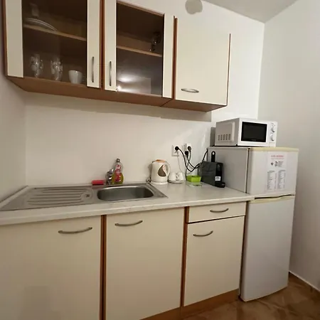 4 Dvory Πανσιόν