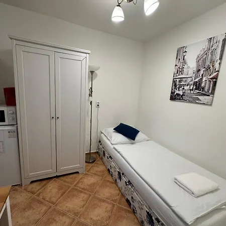 4 Dvory Τσέσκε Μπουντεγιόβιτσε