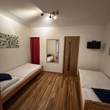 4 Dvory 3* Τσέσκε Μπουντεγιόβιτσε