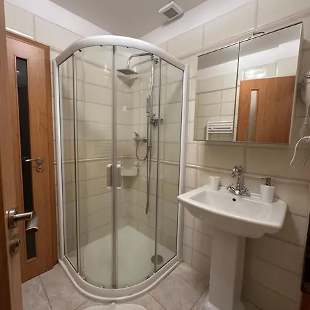 Πανσιόν 4 Dvory